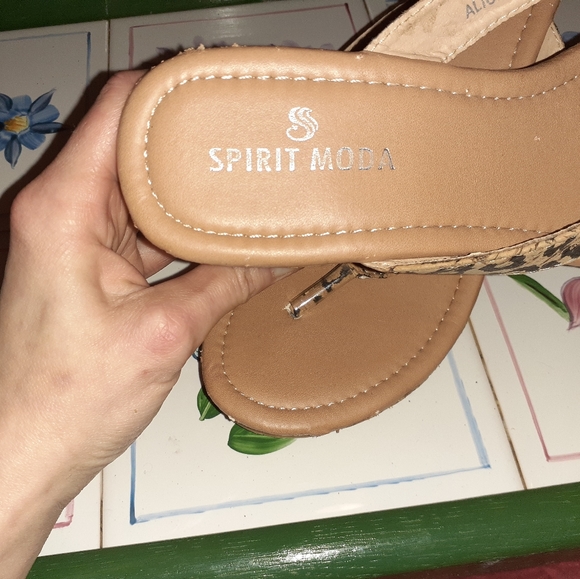 Spirit moda wedge sandals tan with leopard size 8 - Picture 2 of 3
